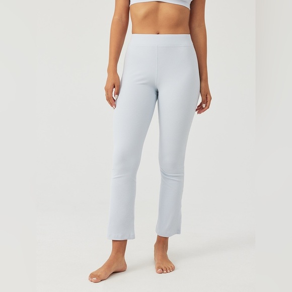 Outdoor Voices Superform Rib Kick Flare Leggings Pants in Jasmine - Picture 1 of 9